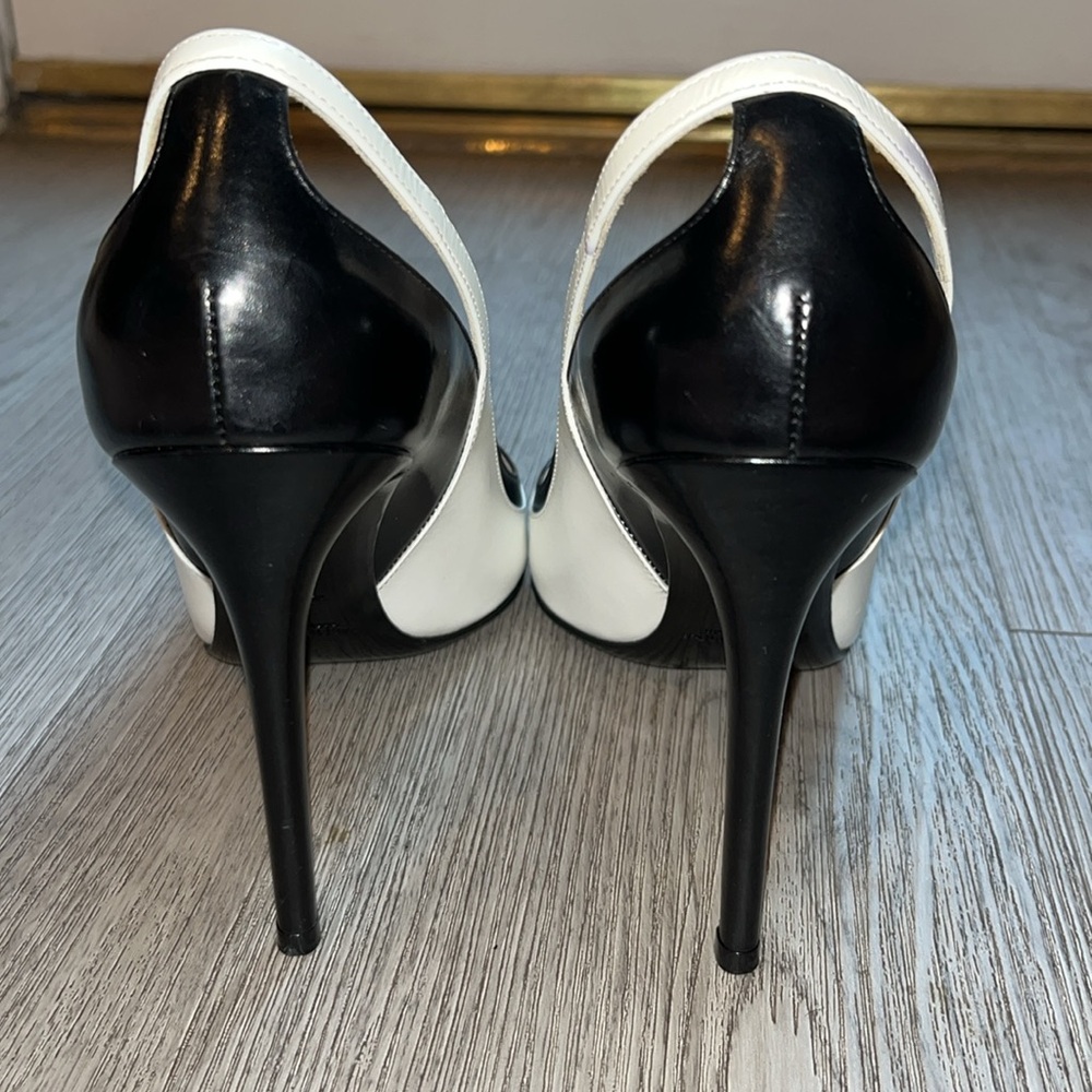 Ralph Lauren Collection White/Black Leather Pointed Toe Pumps - Picture 8 of 14